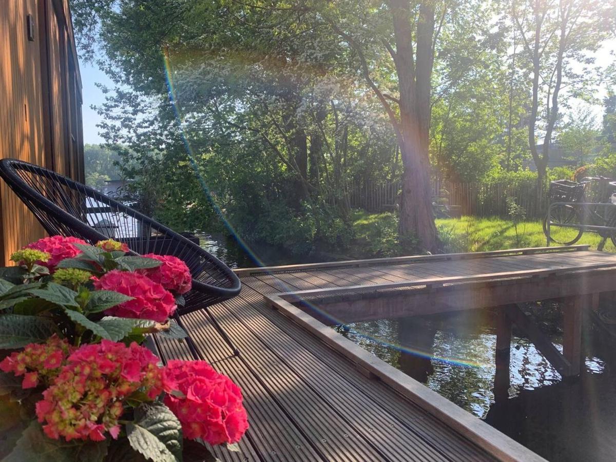Апартаменты Beautiful Amstel Houseboat Амстердам Экстерьер фото
